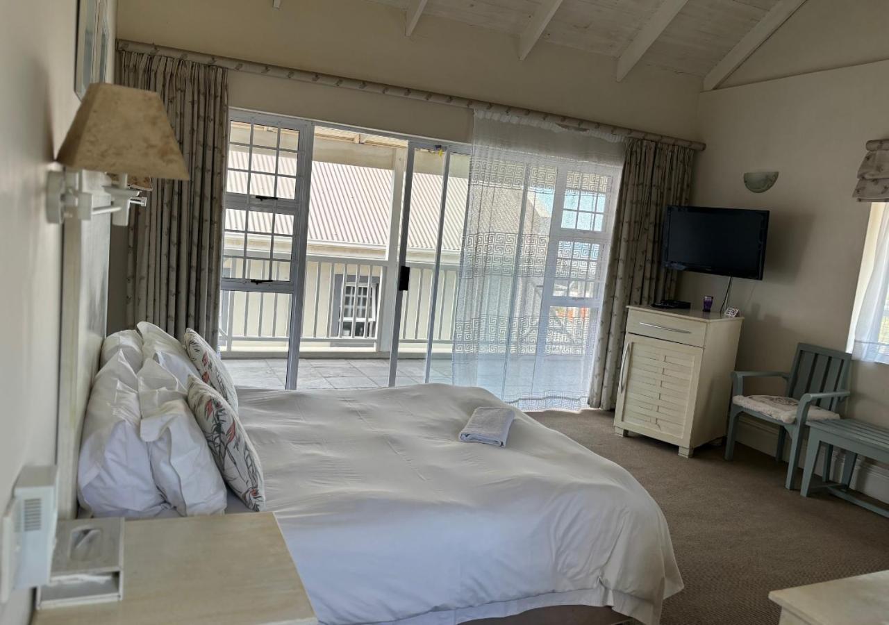 Sir Roys At The Sea Bed & Breakfast Port Elizabeth Exterior photo