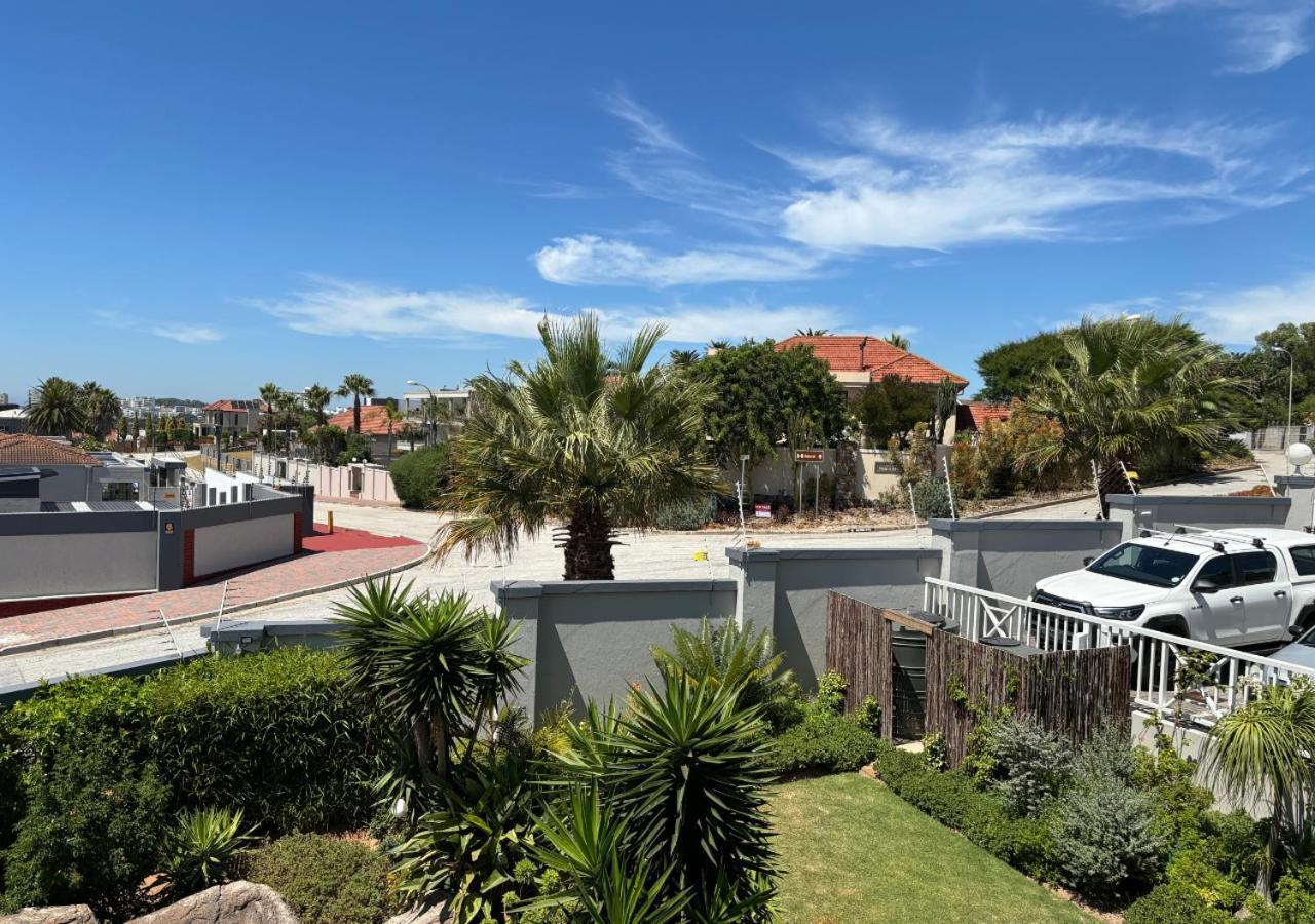 Sir Roys At The Sea Bed & Breakfast Port Elizabeth Exterior photo