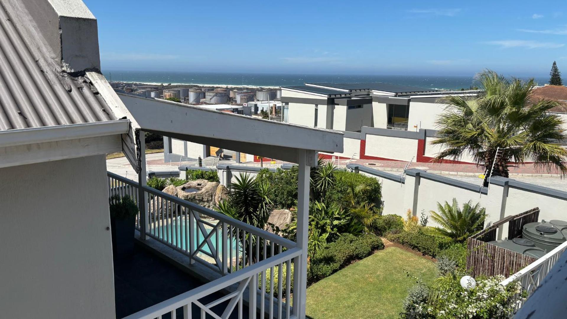 Sir Roys At The Sea Bed & Breakfast Port Elizabeth Exterior photo