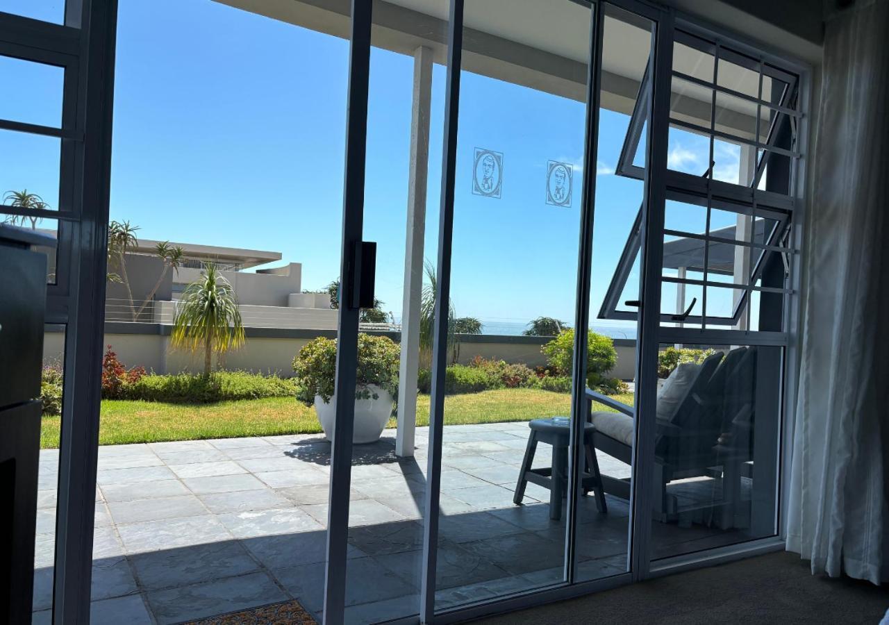 Sir Roys At The Sea Bed & Breakfast Port Elizabeth Exterior photo