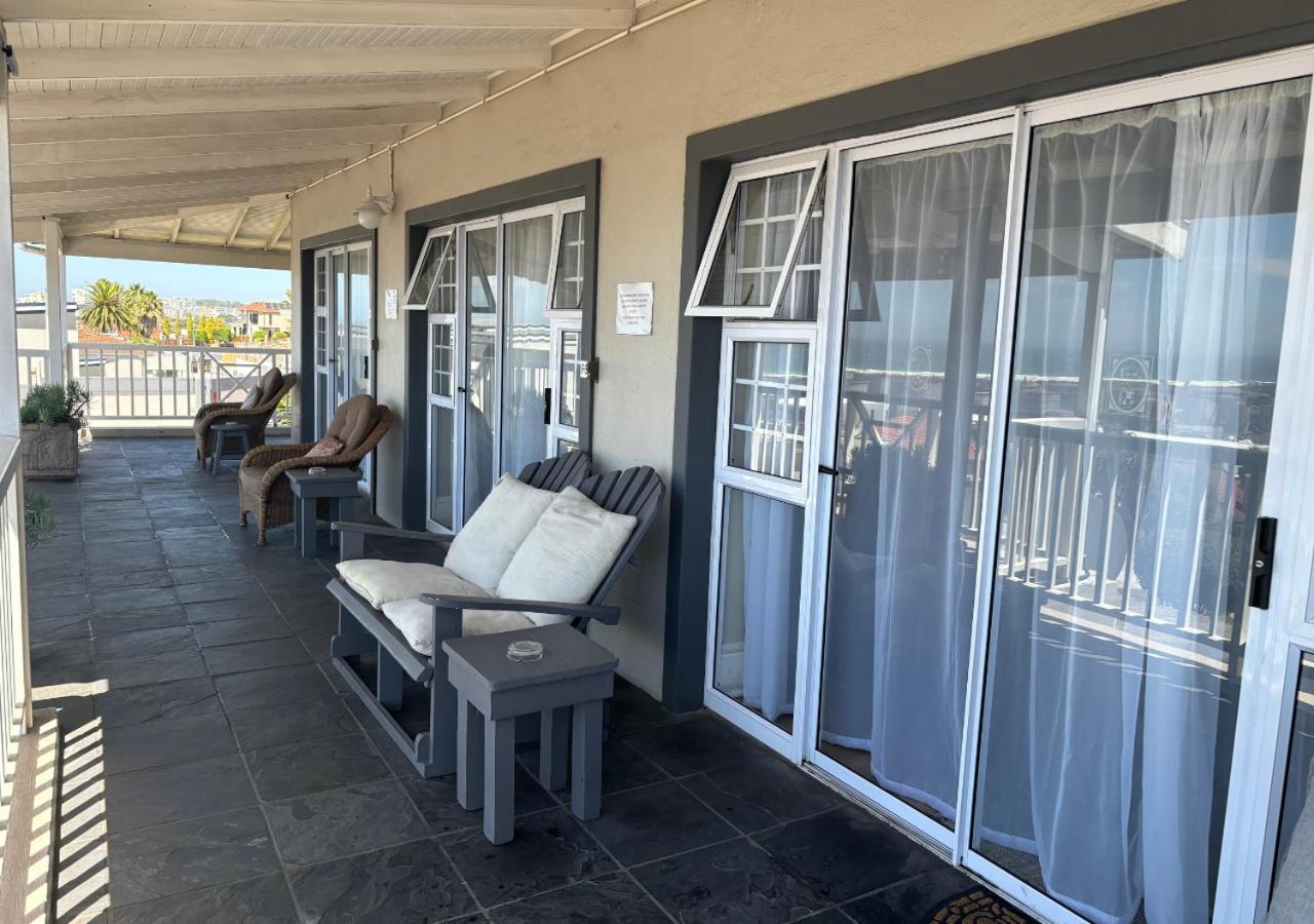 Sir Roys At The Sea Bed & Breakfast Port Elizabeth Exterior photo