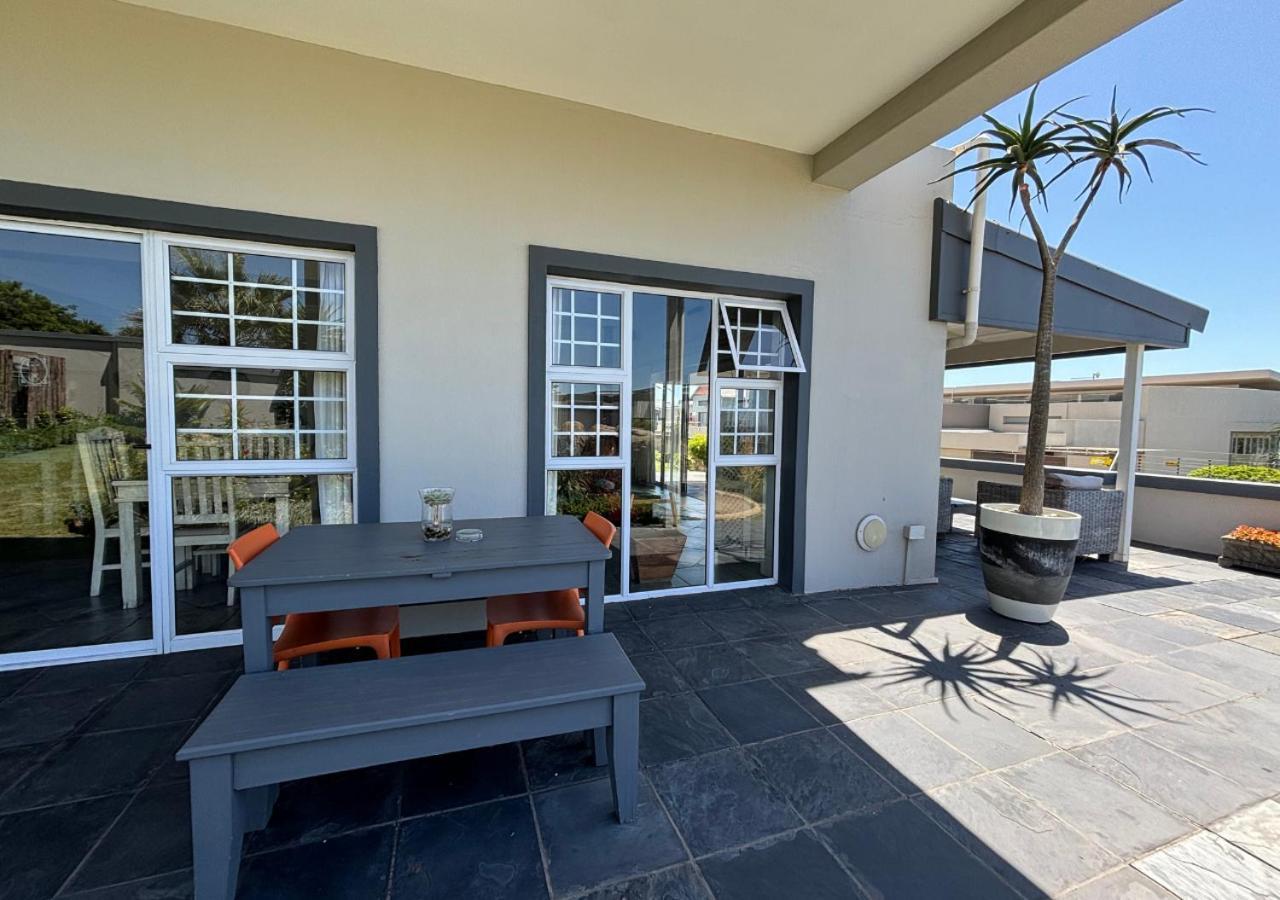 Sir Roys At The Sea Bed & Breakfast Port Elizabeth Exterior photo