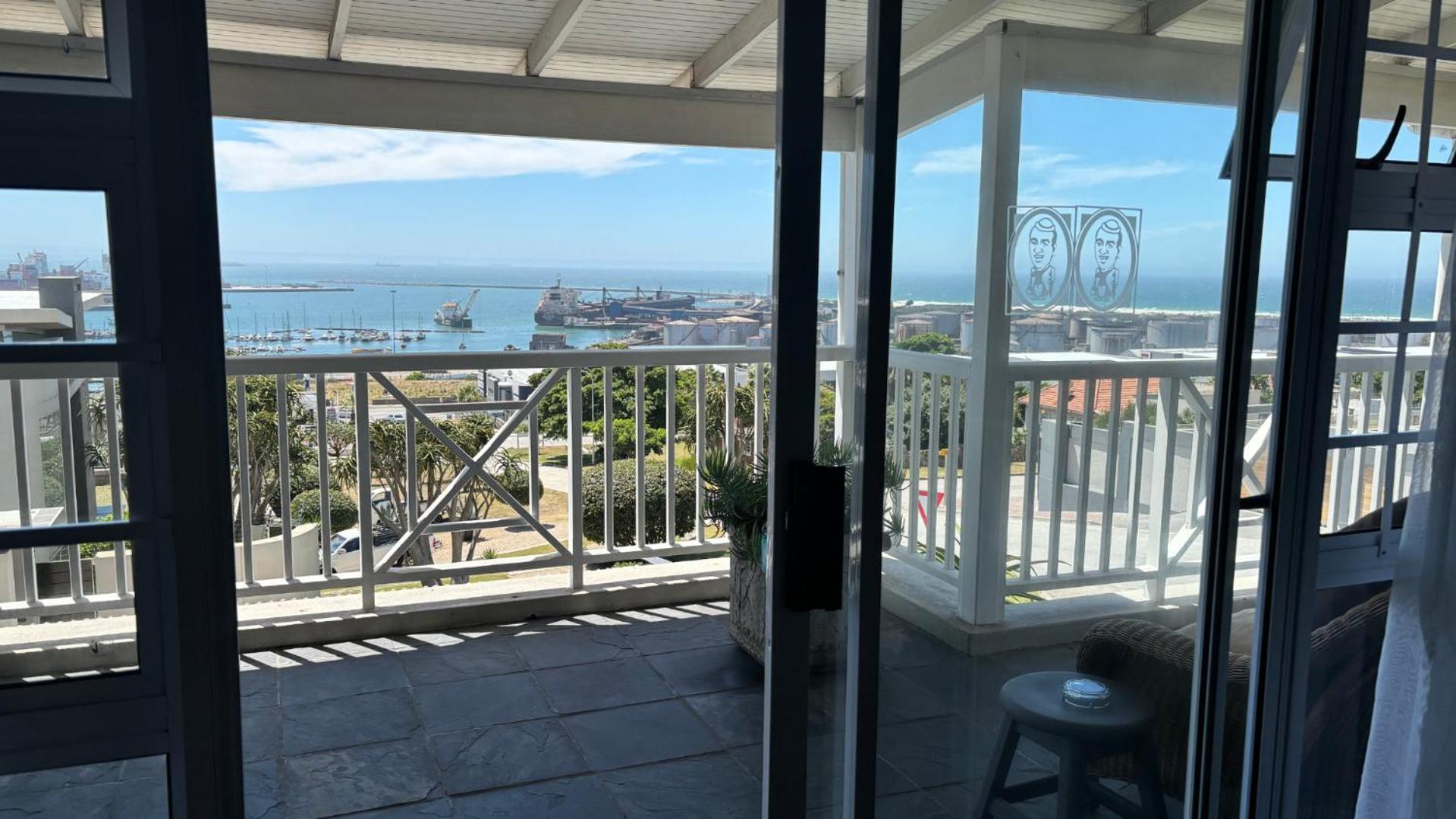 Sir Roys At The Sea Bed & Breakfast Port Elizabeth Exterior photo