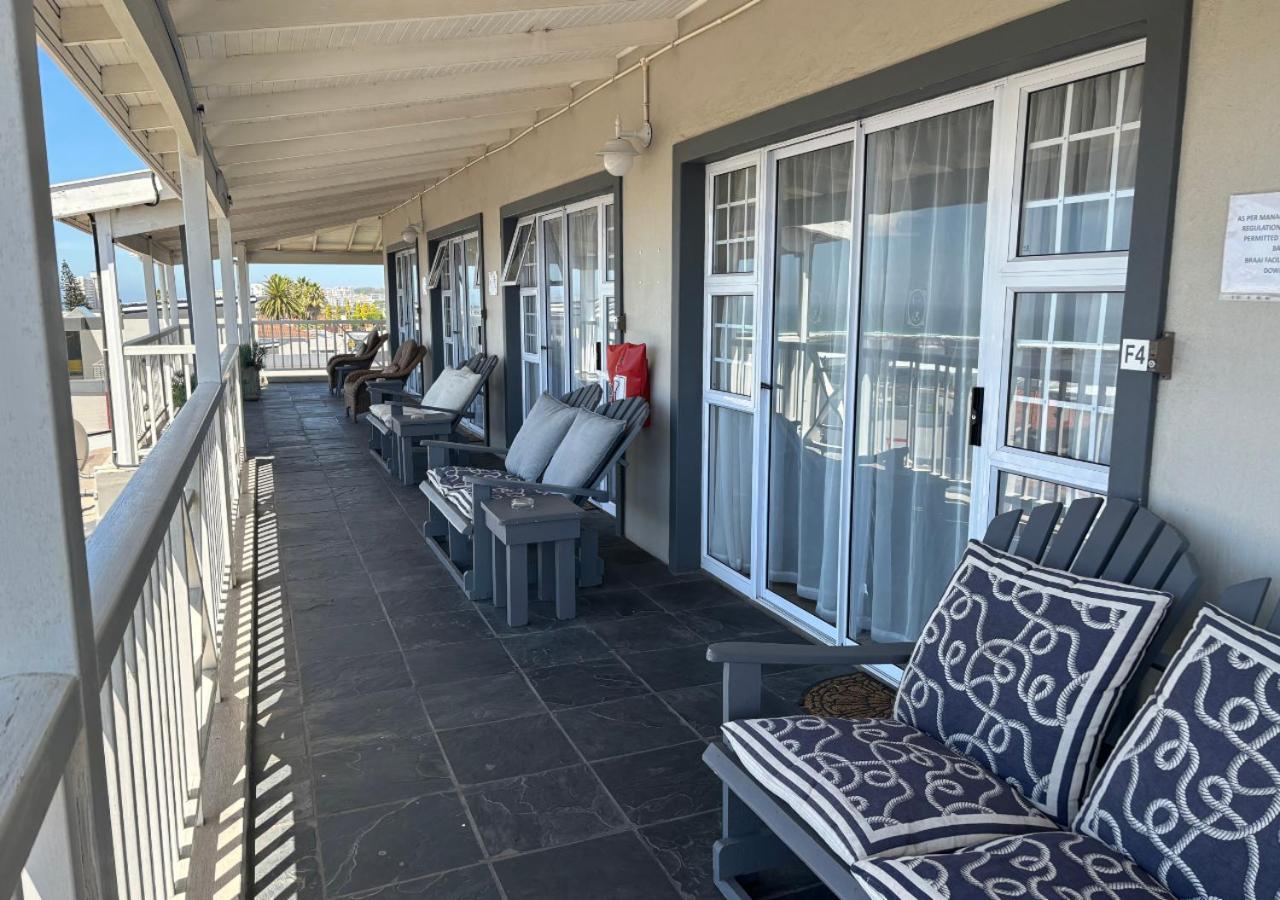 Sir Roys At The Sea Bed & Breakfast Port Elizabeth Exterior photo