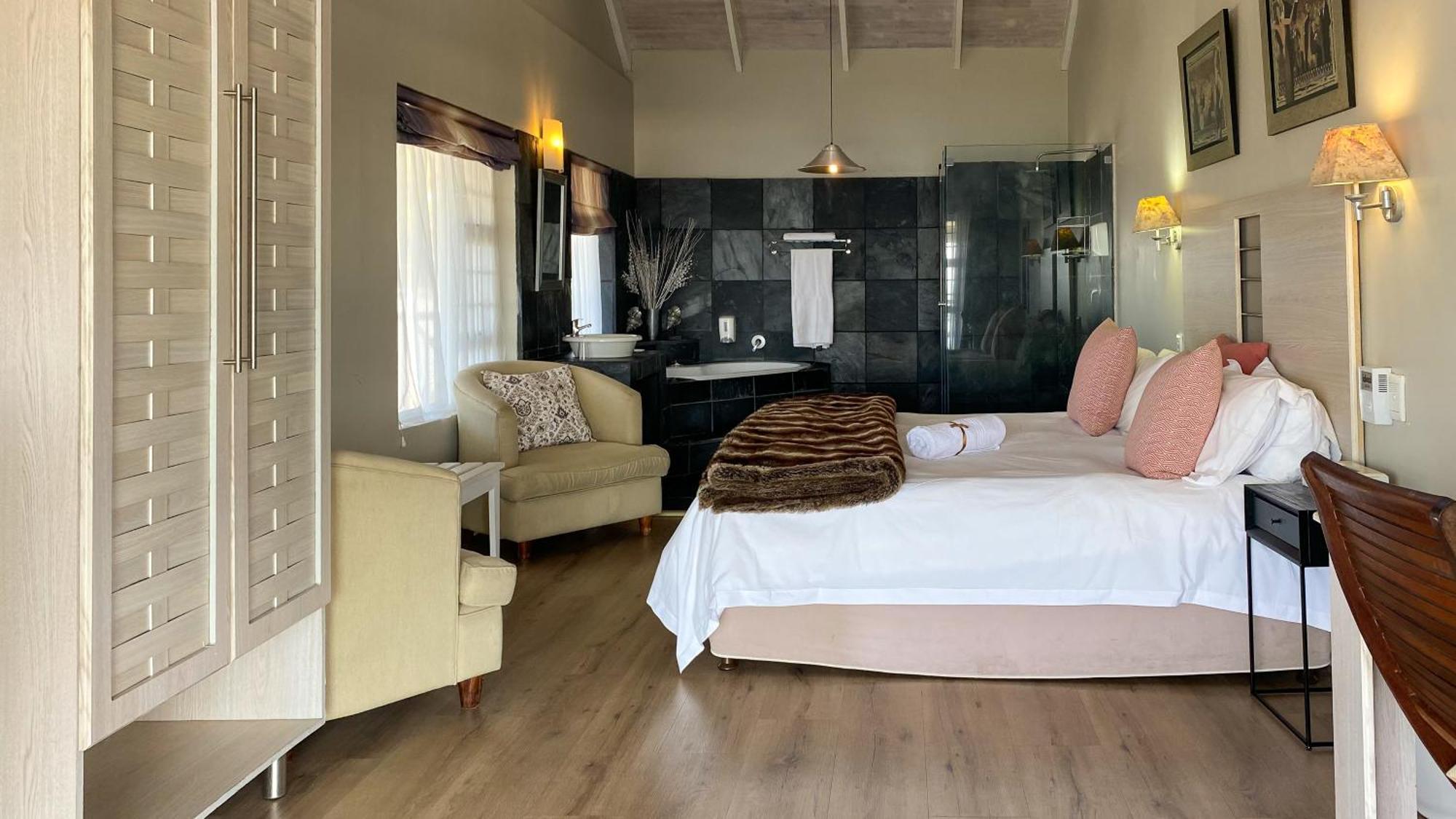 Sir Roys At The Sea Bed & Breakfast Port Elizabeth Exterior photo