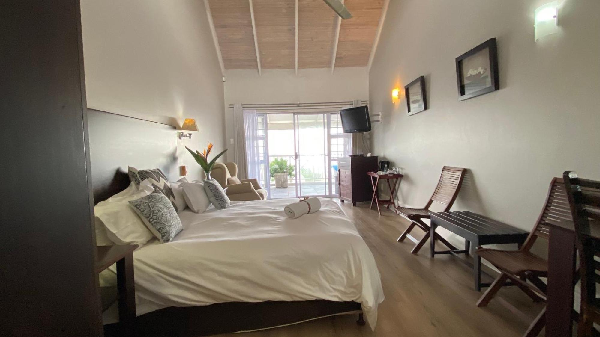 Sir Roys At The Sea Bed & Breakfast Port Elizabeth Exterior photo