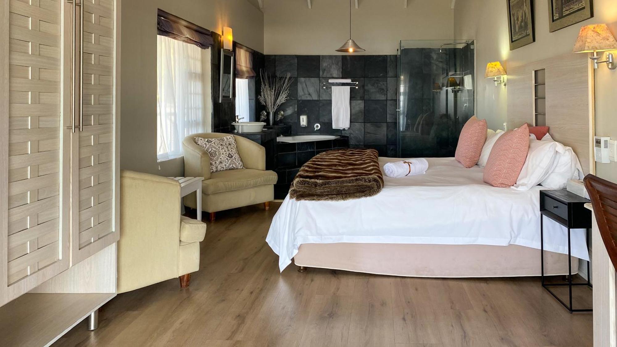 Sir Roys At The Sea Bed & Breakfast Port Elizabeth Exterior photo