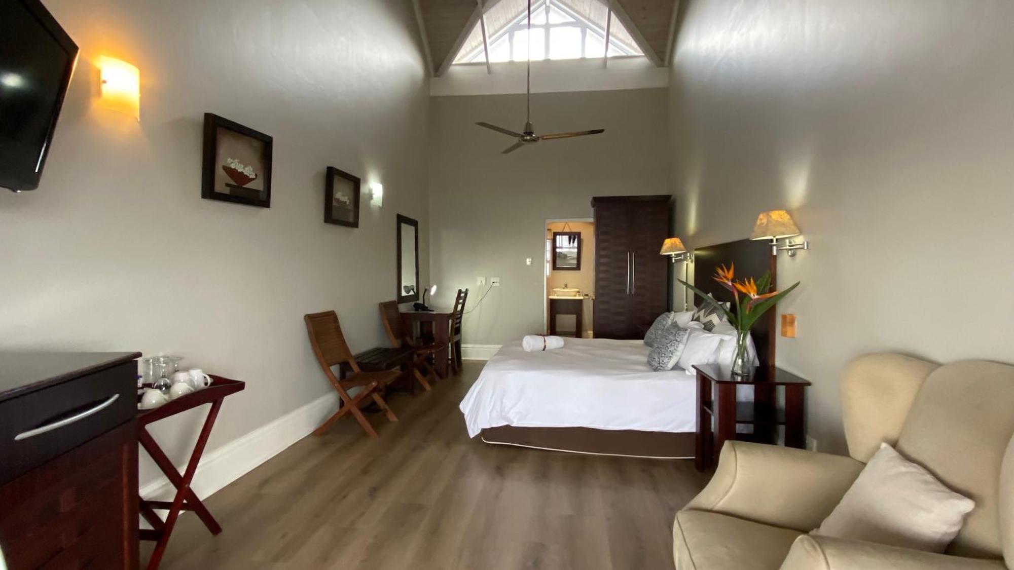 Sir Roys At The Sea Bed & Breakfast Port Elizabeth Exterior photo