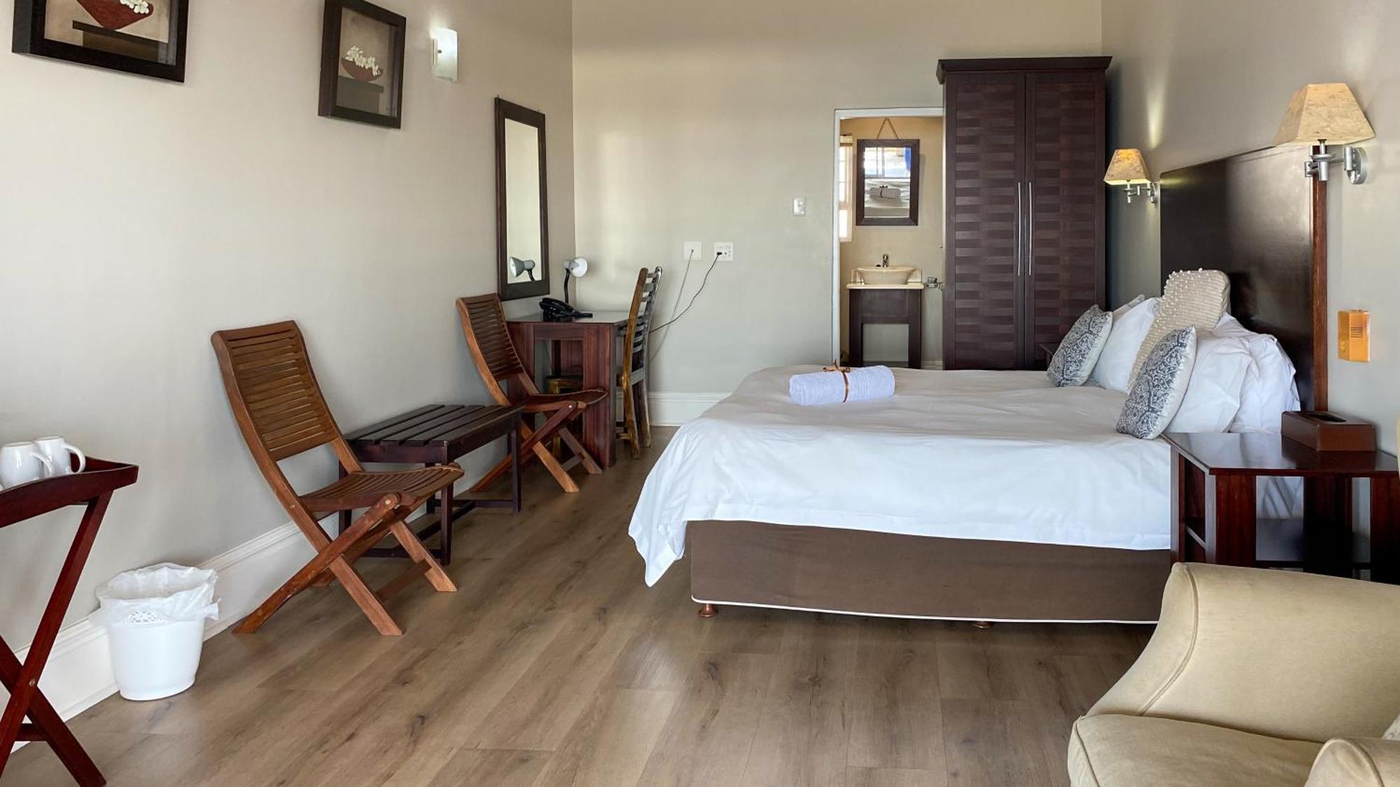 Sir Roys At The Sea Bed & Breakfast Port Elizabeth Exterior photo