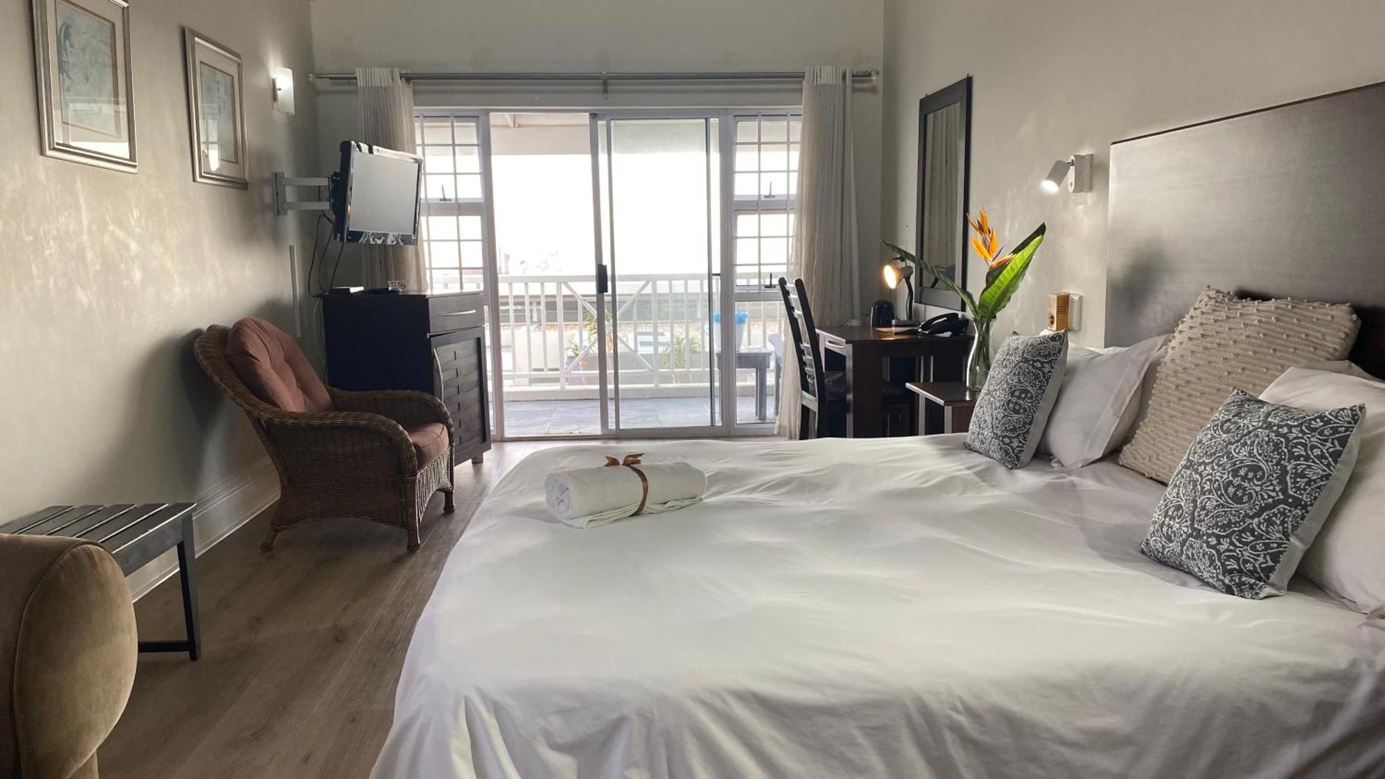 Sir Roys At The Sea Bed & Breakfast Port Elizabeth Exterior photo